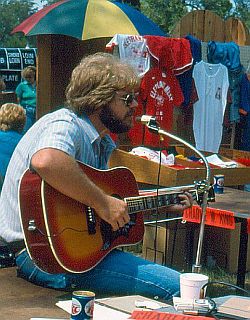 1982-02 Rud