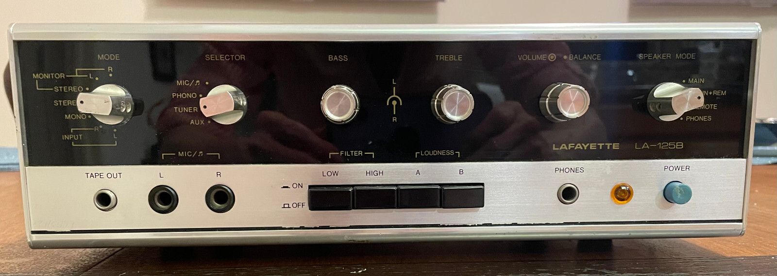 LA-125B Front Panel