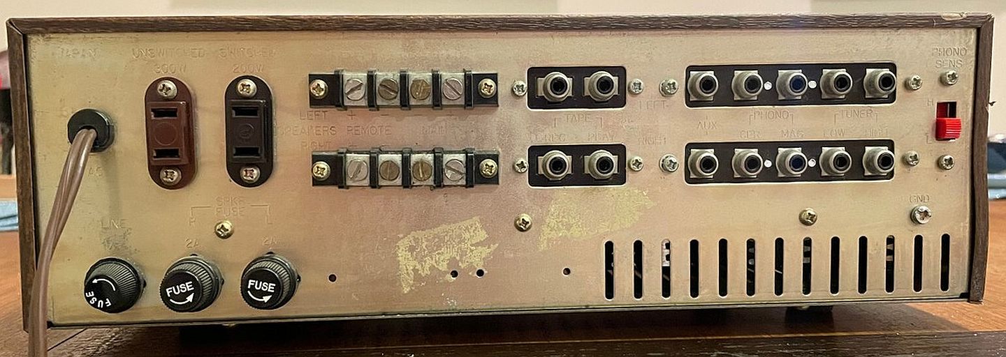 LA-125B Rear Panel